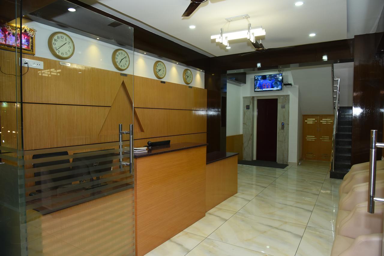 Capital O 76622 Hotel Raama Grand Mysore Εξωτερικό φωτογραφία