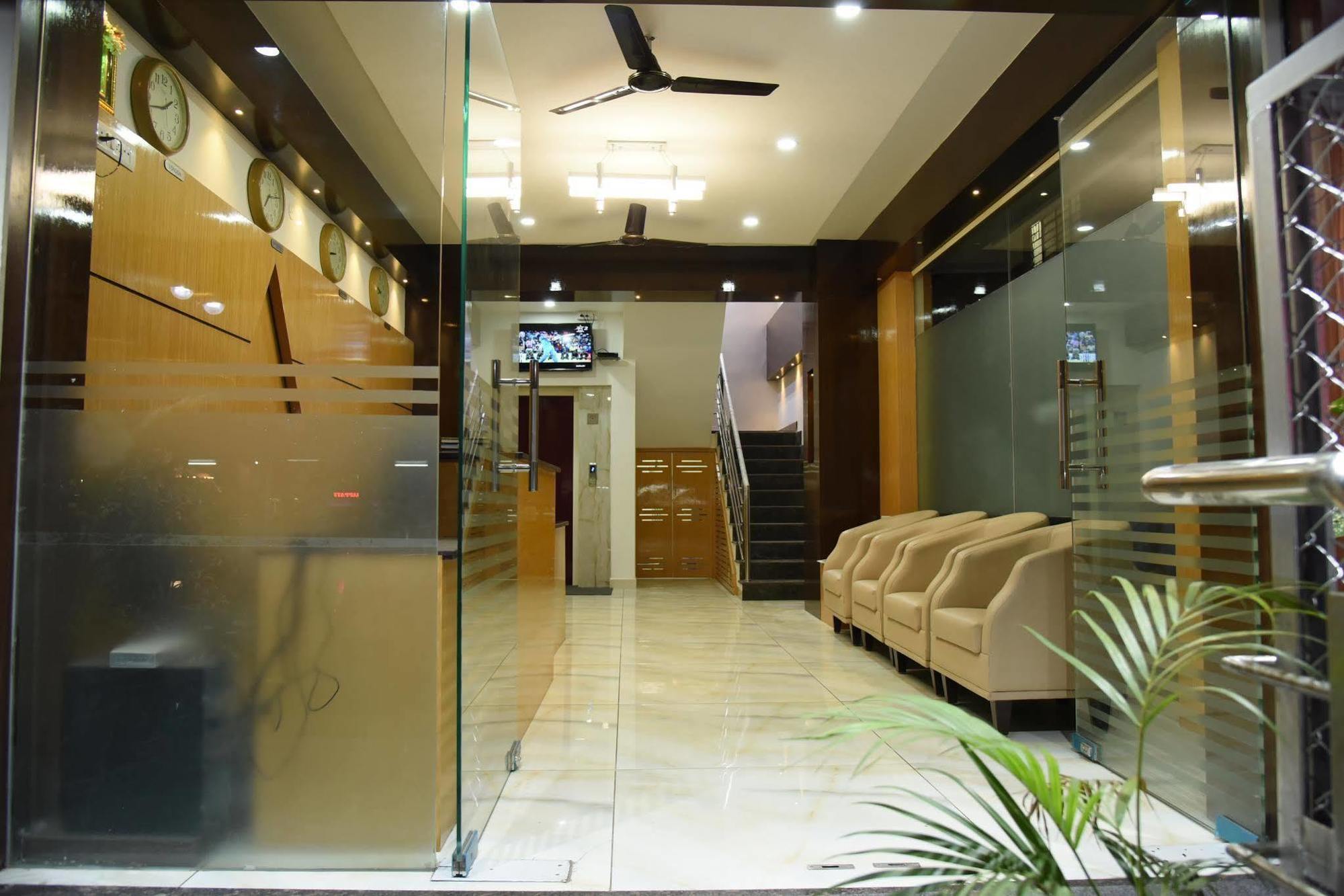 Capital O 76622 Hotel Raama Grand Mysore Εξωτερικό φωτογραφία